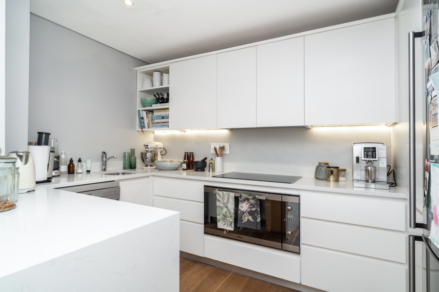 To Let 2 Bedroom Property for Rent in Sea Point Western Cape